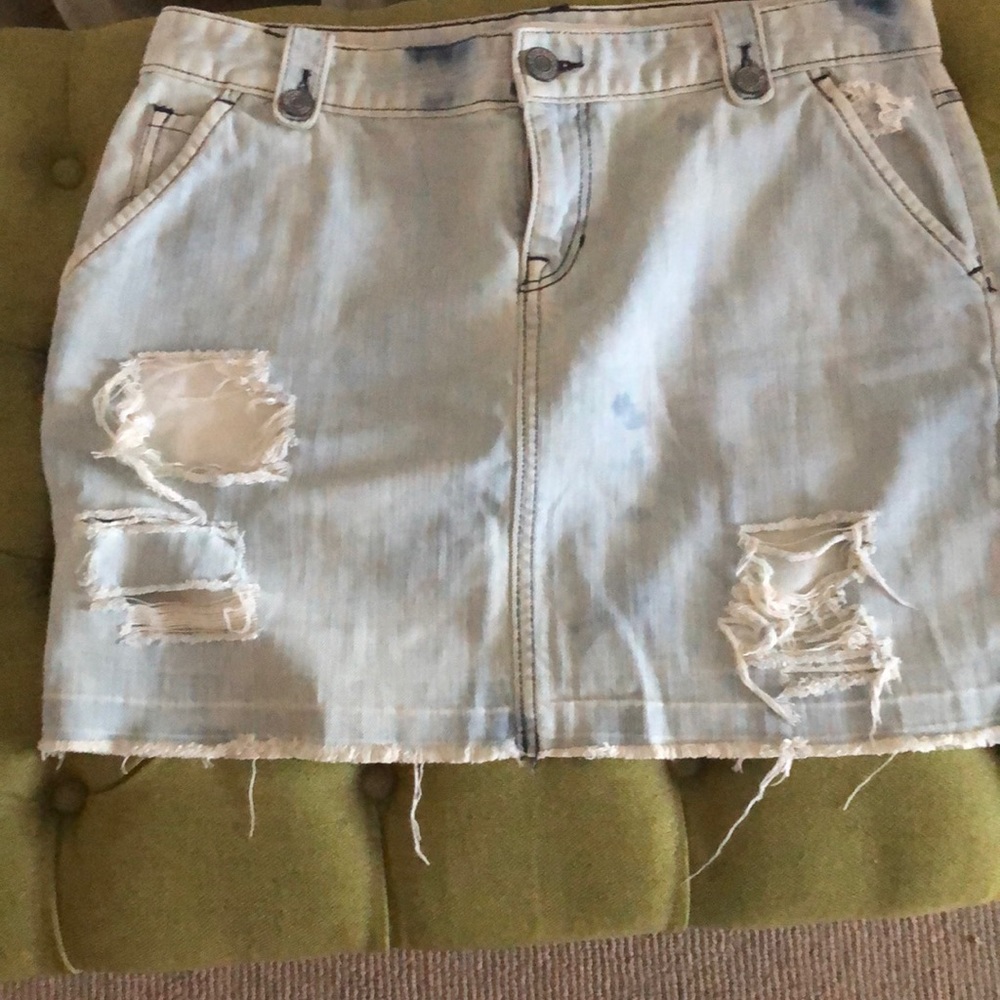 Gap denim skirt, size 6 distressed light wash